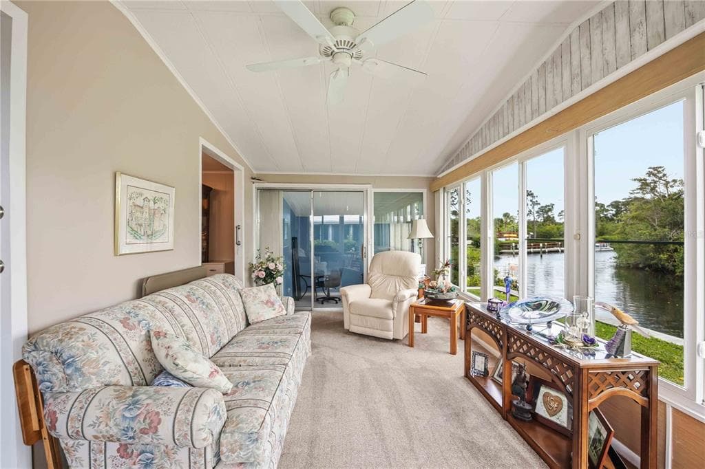 162 BERMUDA WAY photo 6