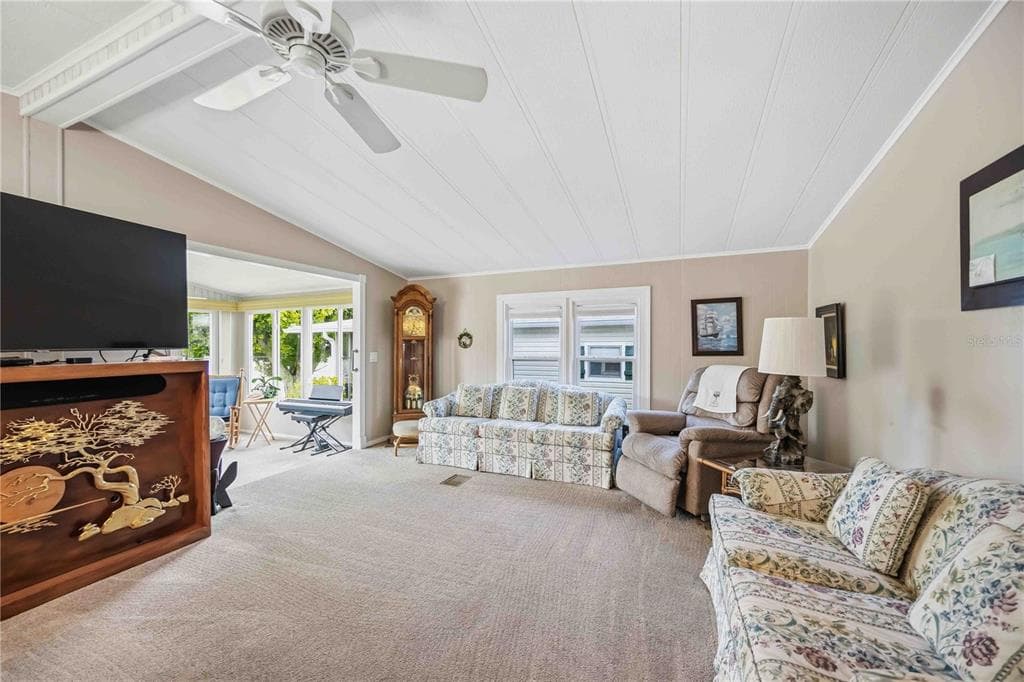 162 BERMUDA WAY photo 9