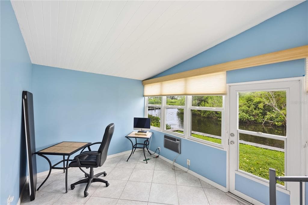 162 BERMUDA WAY photo 15