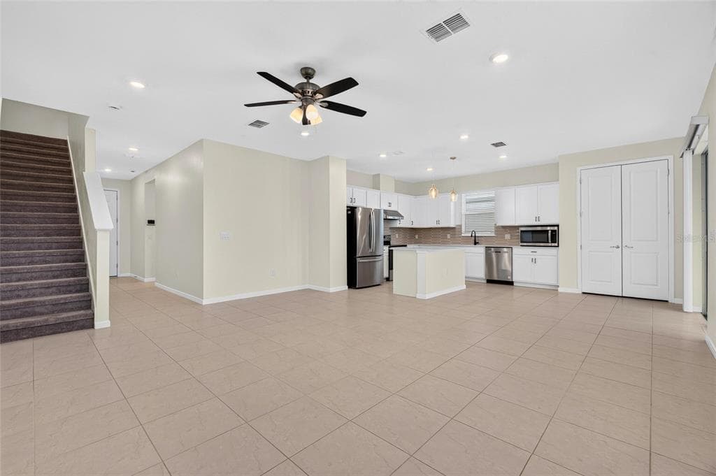 9426 LAMINE WAY photo 7