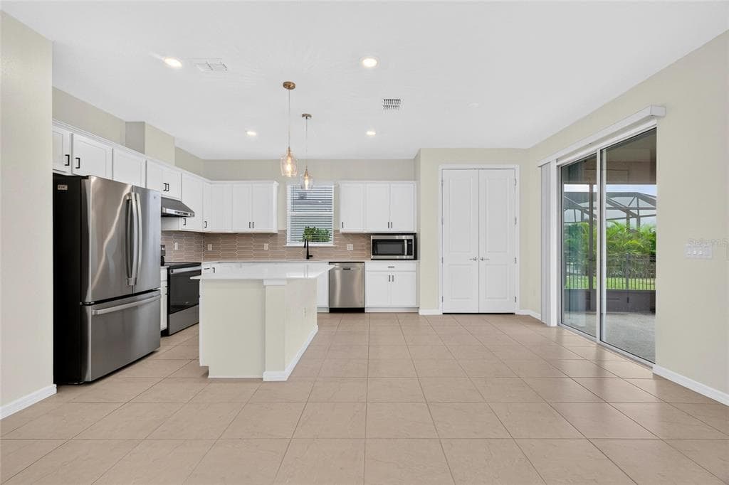 9426 LAMINE WAY photo 9