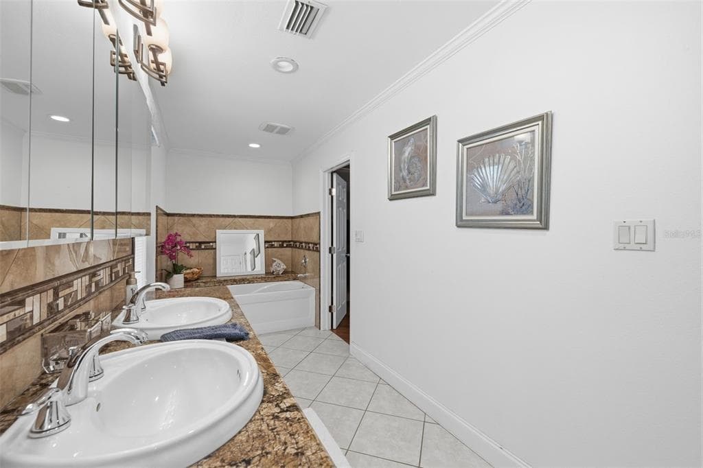 176 MAPLE AVENUE photo 22