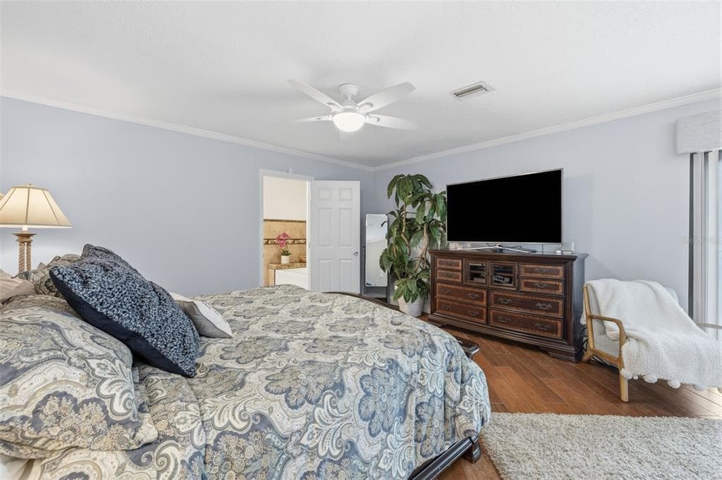 176 MAPLE AVENUE photo 18