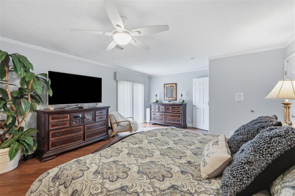 176 MAPLE AVENUE photo 19