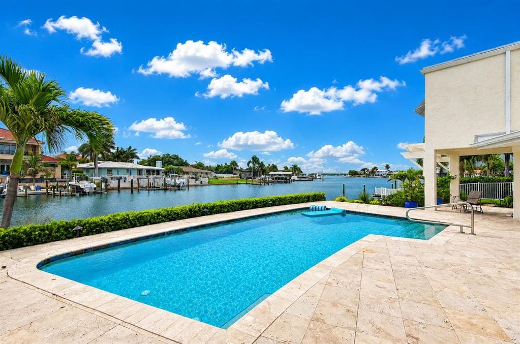 812 SNUG ISLAND photo 2