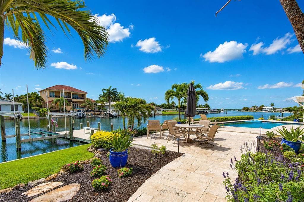 812 SNUG ISLAND photo 17