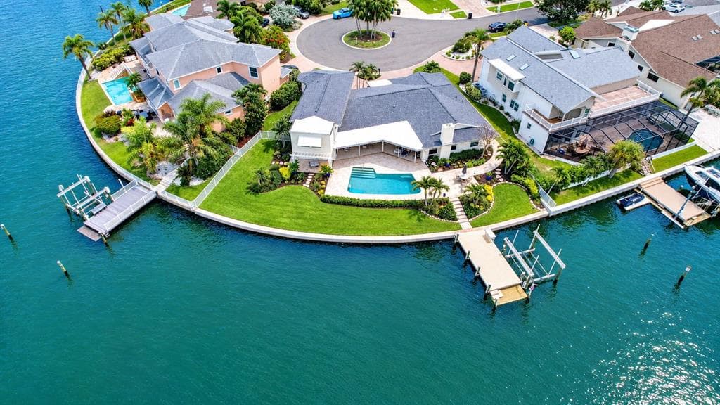 812 SNUG ISLAND photo 3