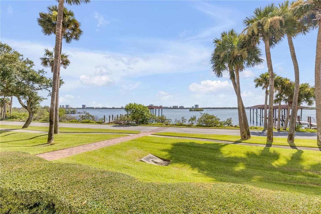 5090 RIVERSIDE DRIVE 105 photo 17