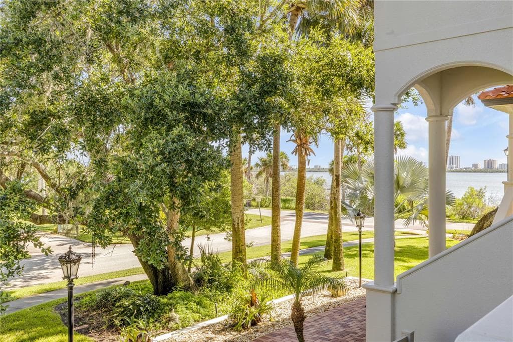 5090 RIVERSIDE DRIVE 105 photo 12