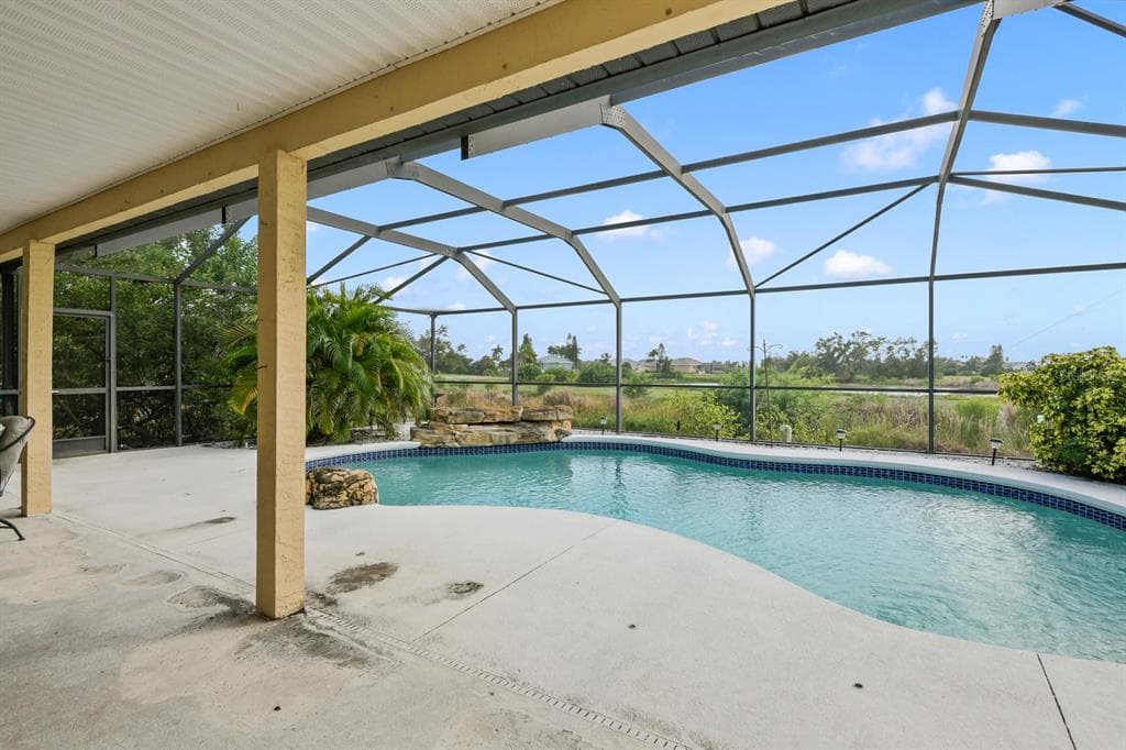 744 FLAMINGO DRIVE photo 7