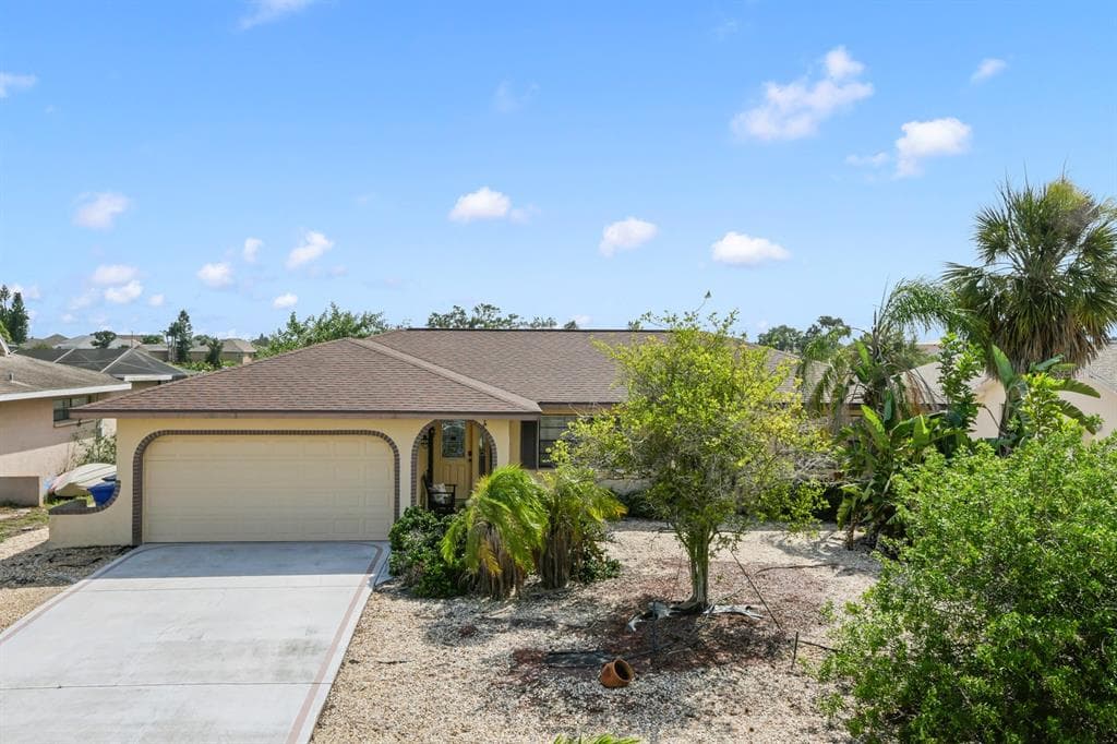 744 FLAMINGO DRIVE photo 1