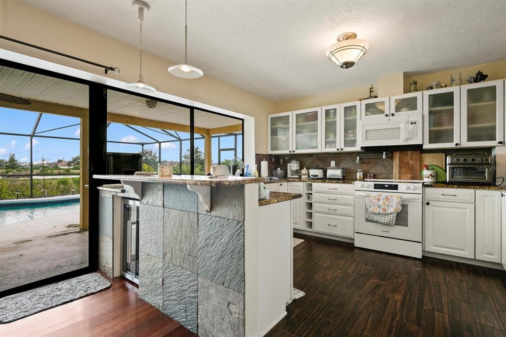 744 FLAMINGO DRIVE photo 9