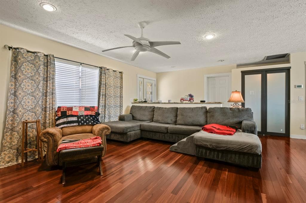 744 FLAMINGO DRIVE photo 24
