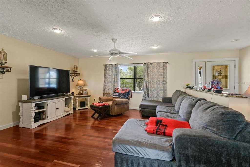 744 FLAMINGO DRIVE photo 25