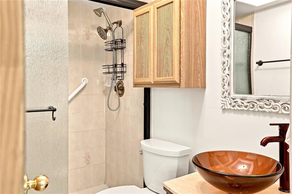 2198 HUTT COURT photo 23