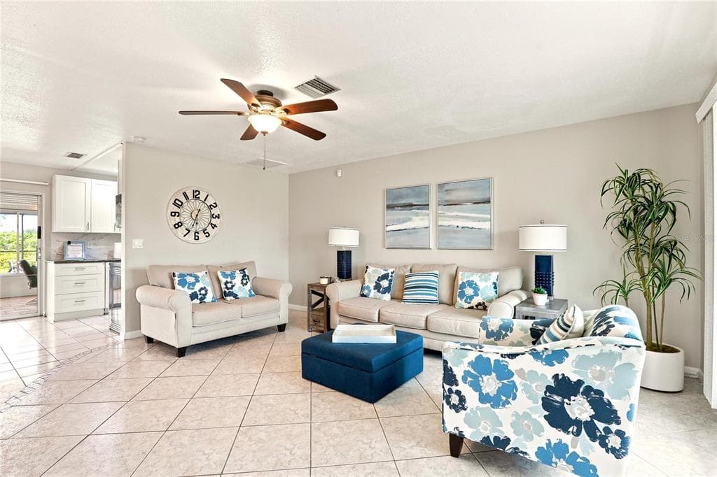 2198 HUTT COURT photo 7