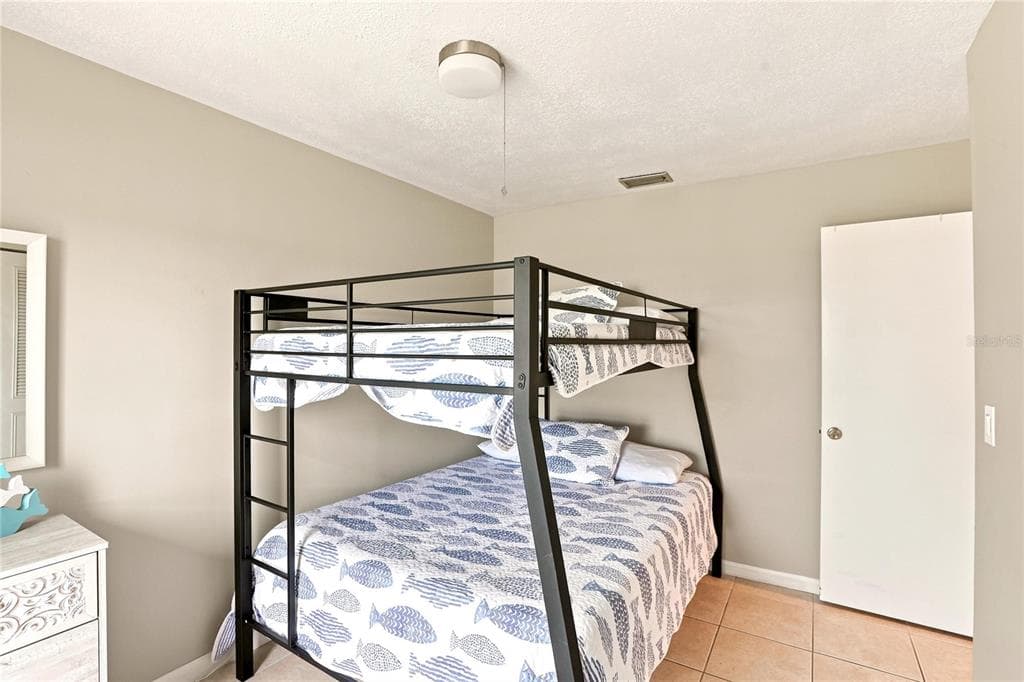 2198 HUTT COURT photo 18