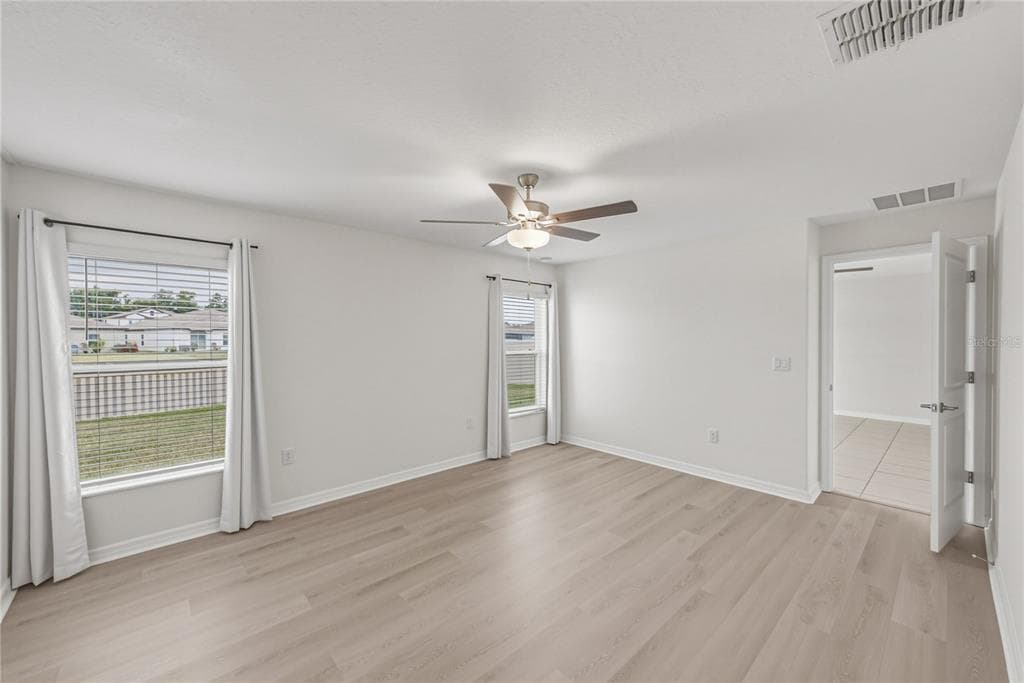 4334 TROTTERS WAY photo 16