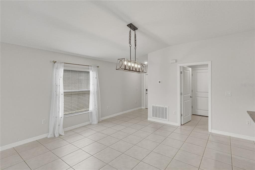 4334 TROTTERS WAY photo 7