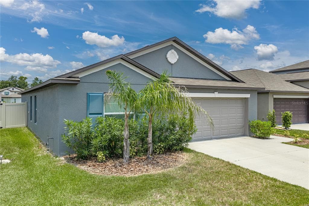 4334 TROTTERS WAY photo 3