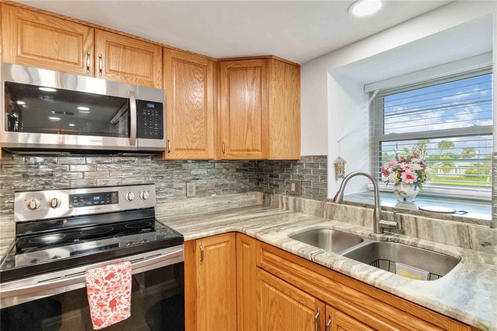 14459 RIVER BEACH DRIVE 125 photo 15