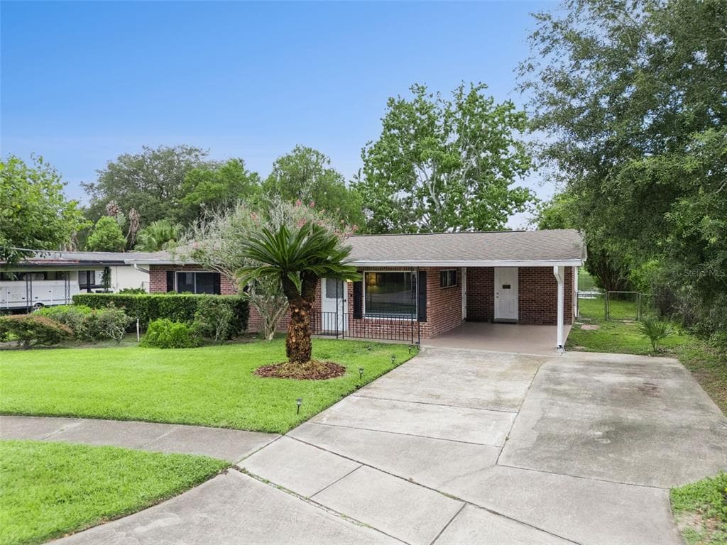 812 AGNES DRIVE photo 3