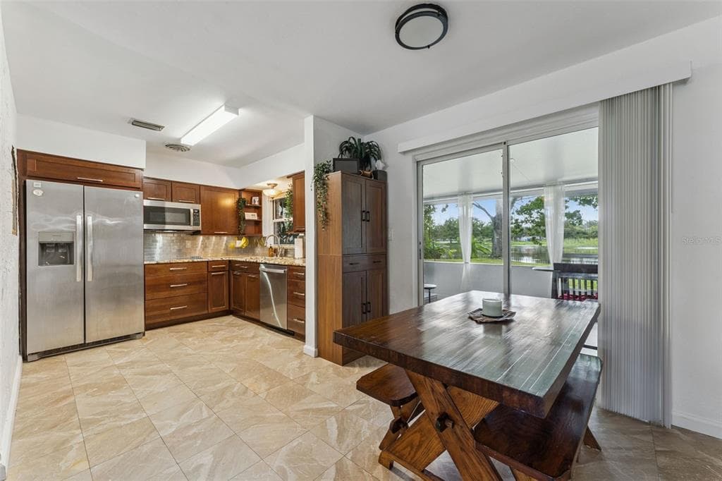 812 AGNES DRIVE photo 9