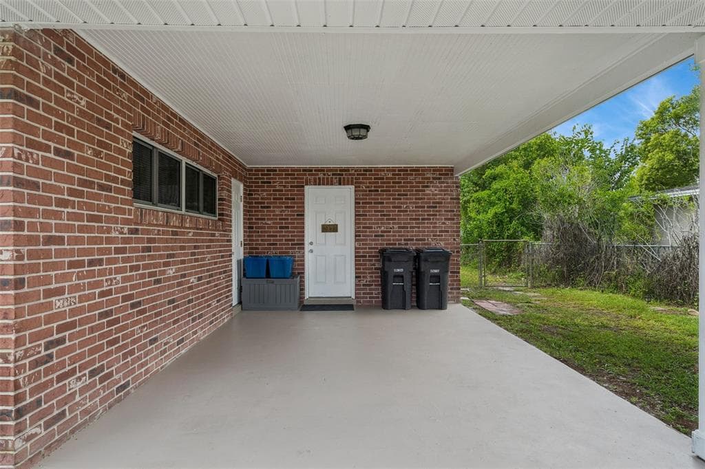 812 AGNES DRIVE photo 24
