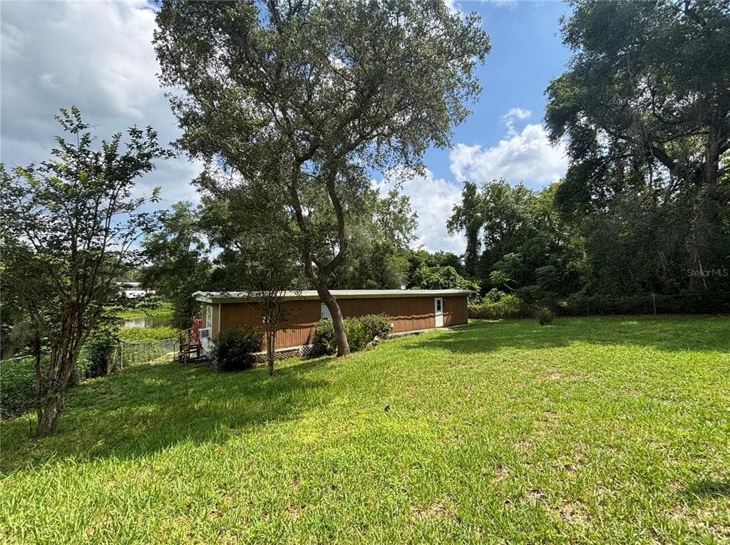 18225 SE 22ND PLACE photo 1