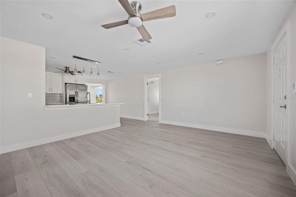 10517 GREENWAY AVENUE photo 5