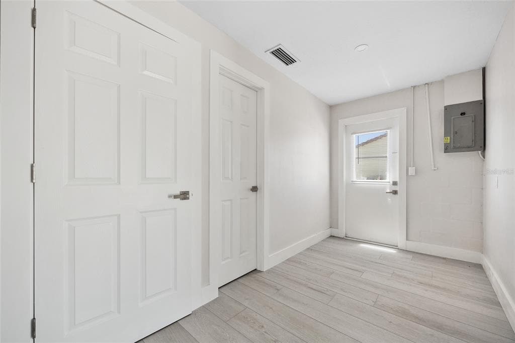 10517 GREENWAY AVENUE photo 20