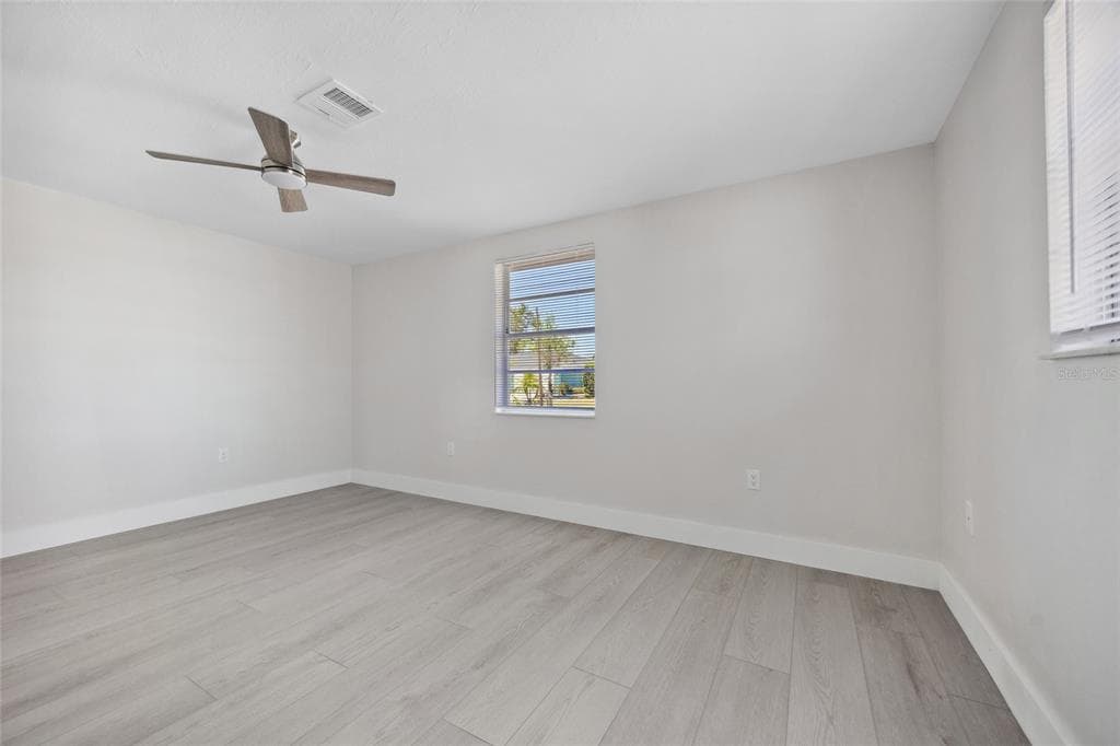 10517 GREENWAY AVENUE photo 14