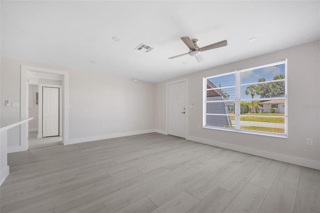 10517 GREENWAY AVENUE photo 4