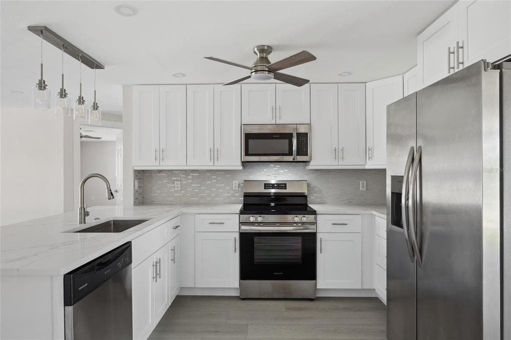 10517 GREENWAY AVENUE photo 8
