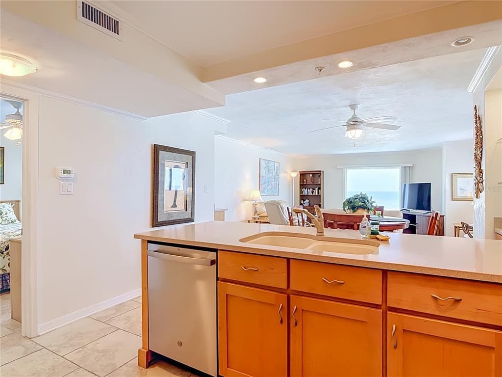 5207 S ATLANTIC AVENUE 422 photo 12