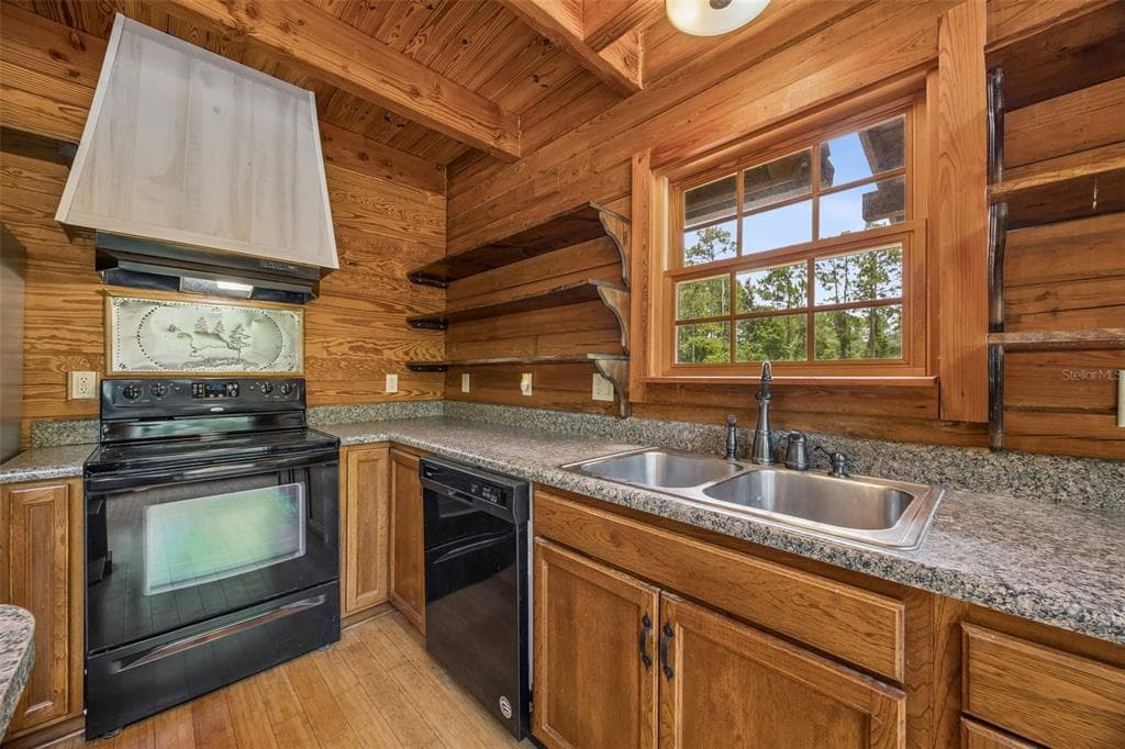 152 PIONEER TRAIL photo 12