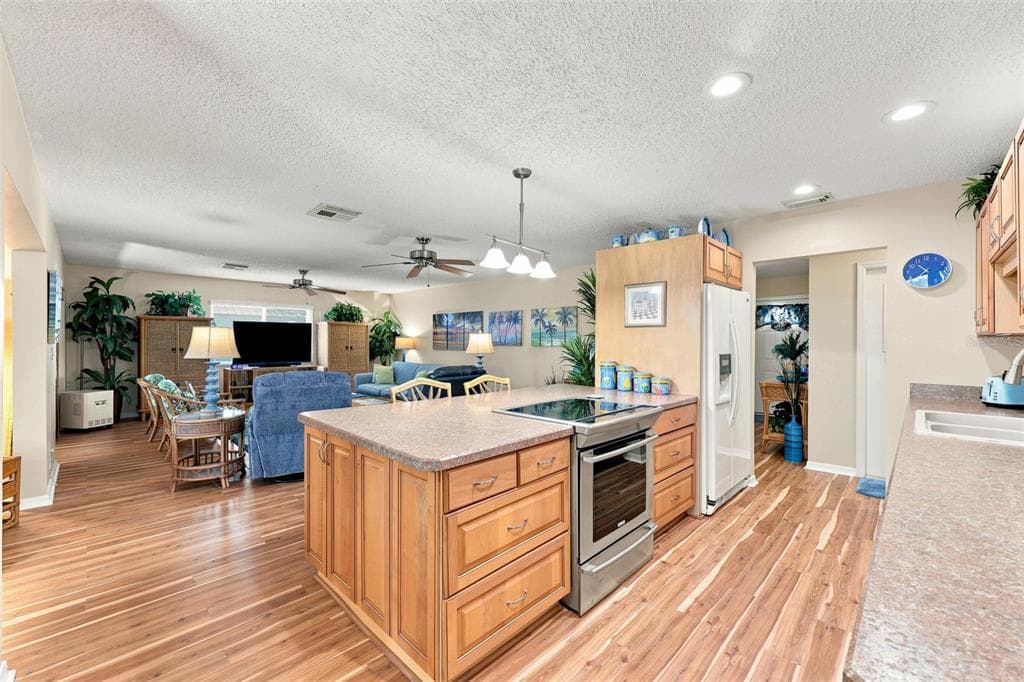 1002 EL RANCHO DRIVE photo 14