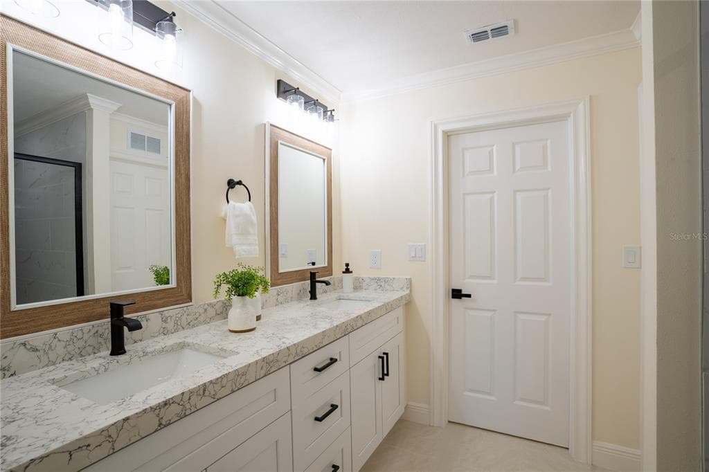 5119 VENETIAN BOULEVARD NE photo 23