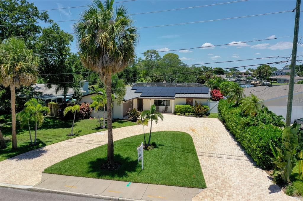 5119 VENETIAN BOULEVARD NE photo 3