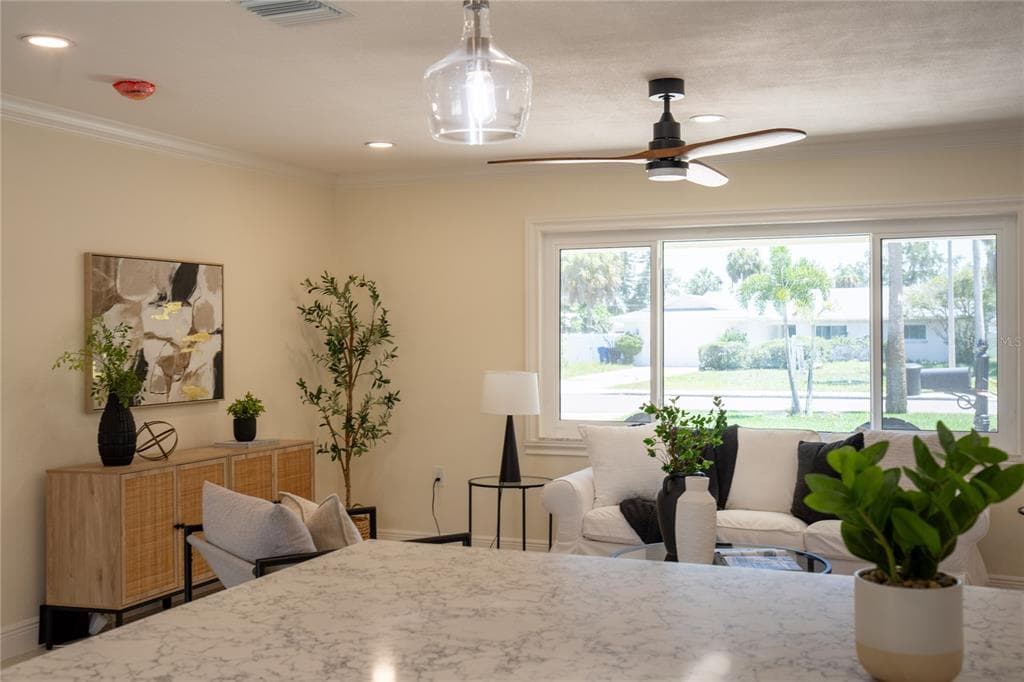 5119 VENETIAN BOULEVARD NE photo 10