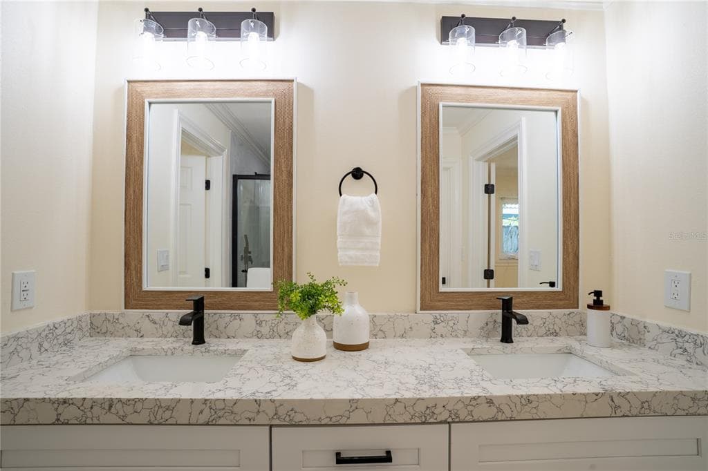 5119 VENETIAN BOULEVARD NE photo 21