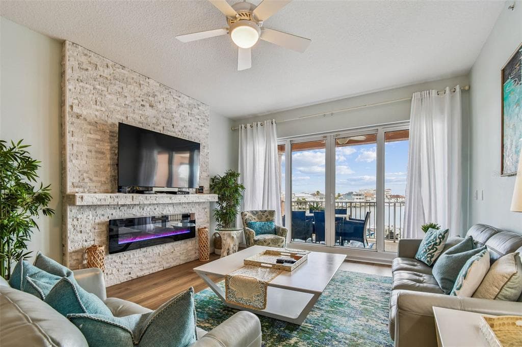 530 S GULFVIEW BOULEVARD 304 photo 8