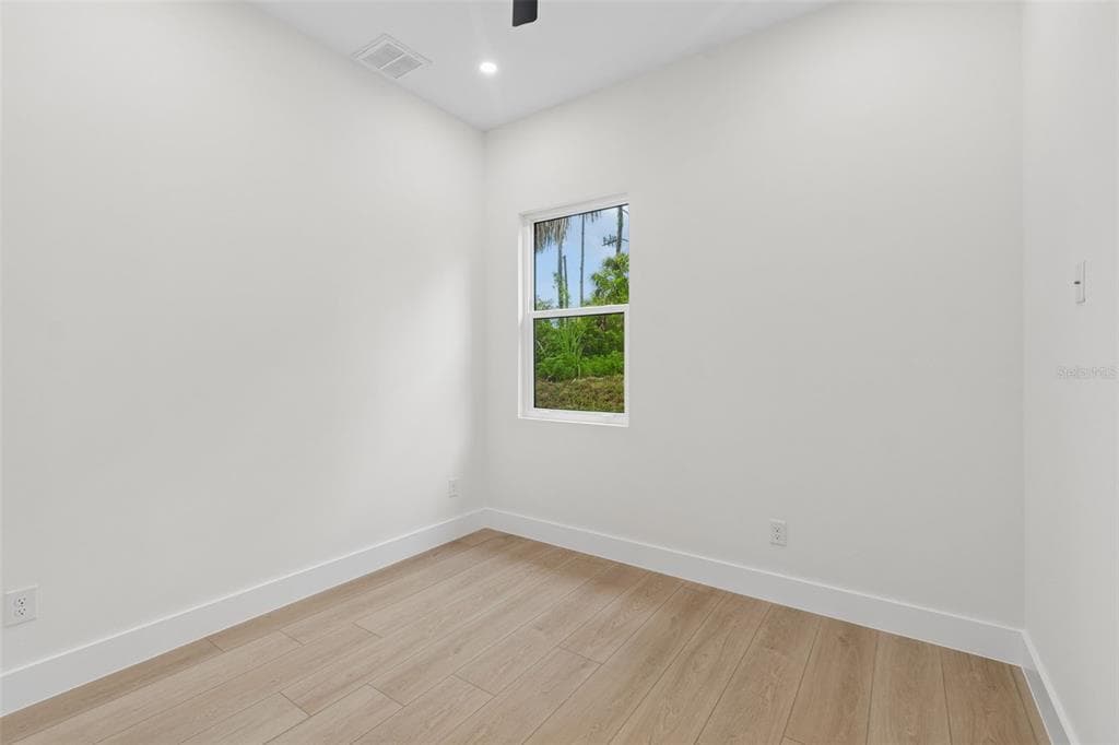 2277 SIMONTON AVENUE photo 23