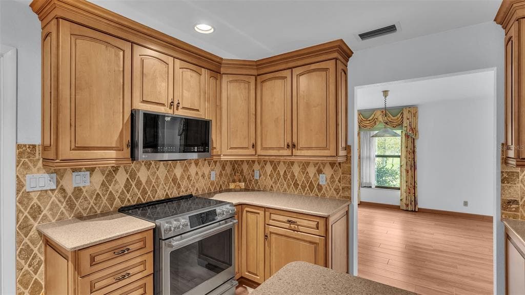 9240 MOORE ROAD photo 23
