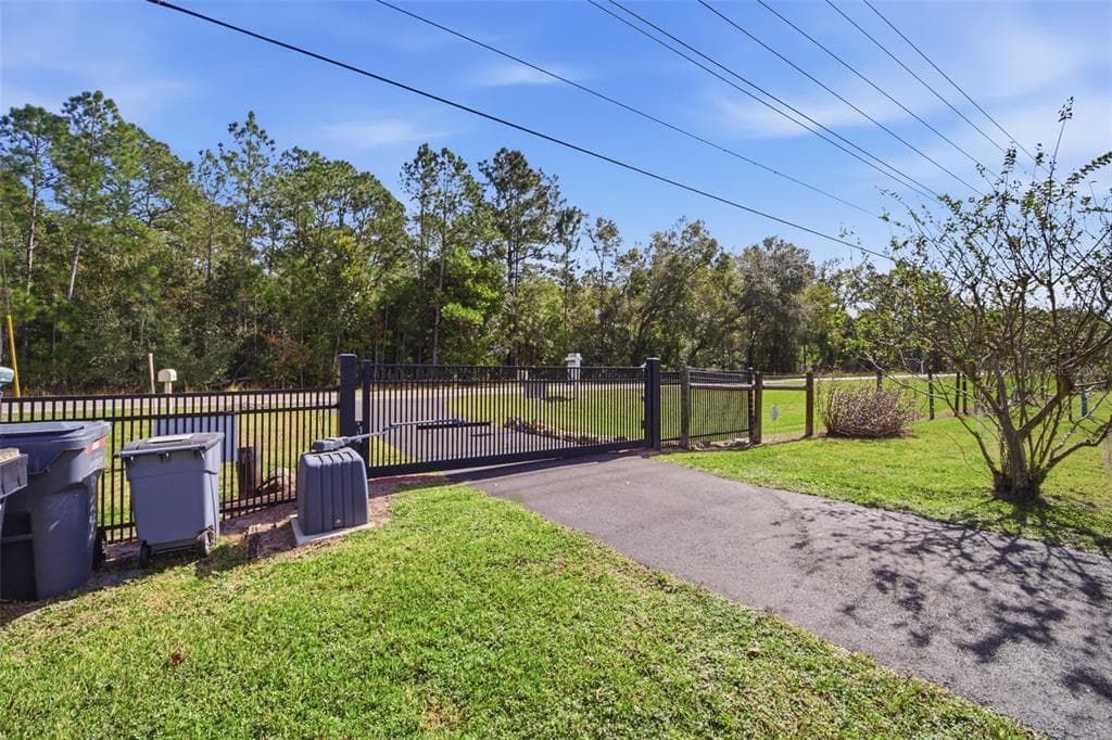 9240 MOORE ROAD photo 7