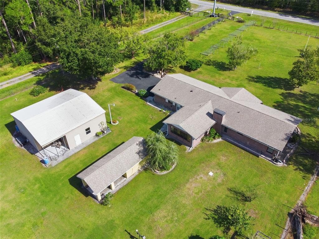 9240 MOORE ROAD photo 3