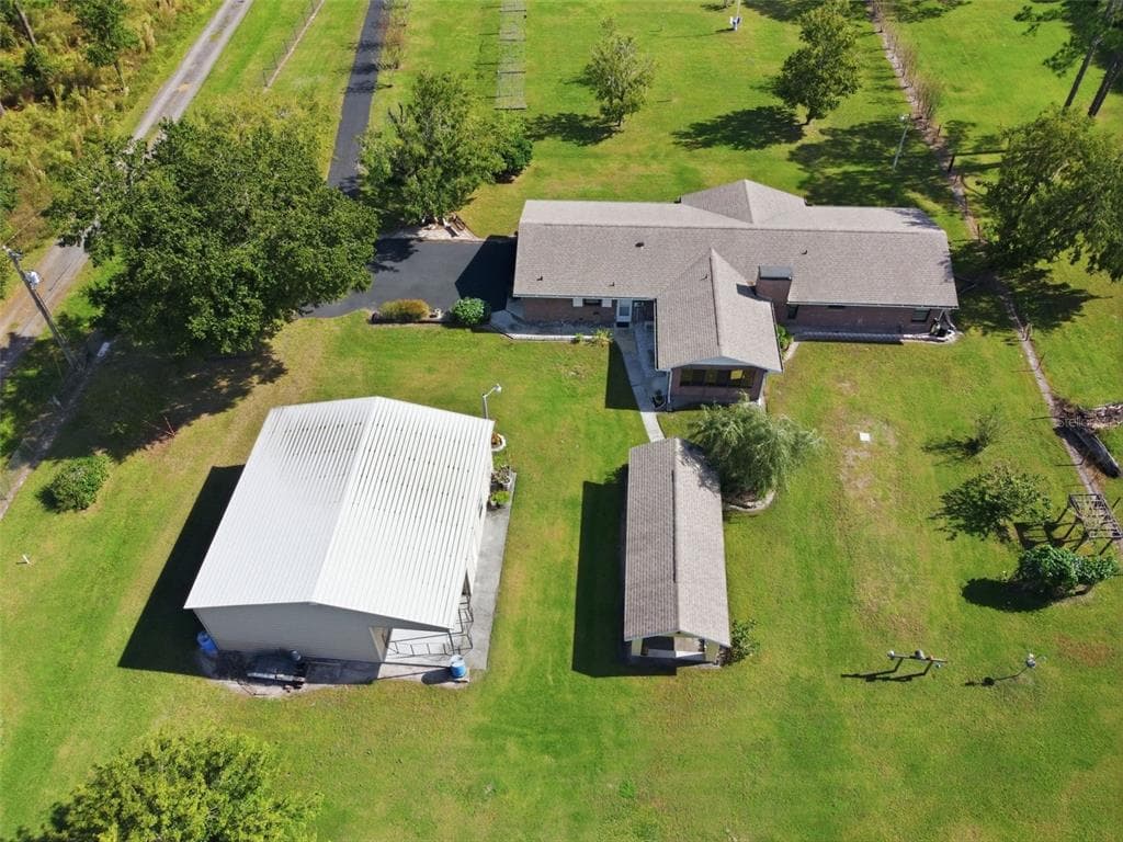 9240 MOORE ROAD photo 5