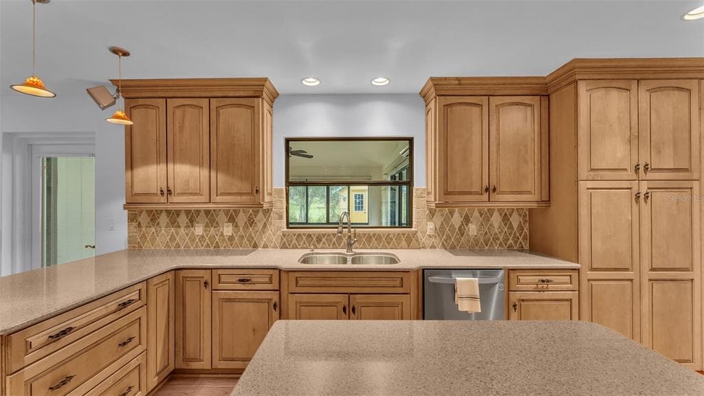 9240 MOORE ROAD photo 24