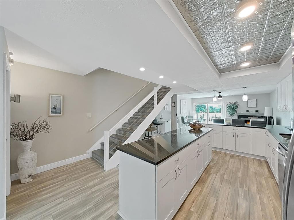 433 S PAULA DRIVE 18 photo 6