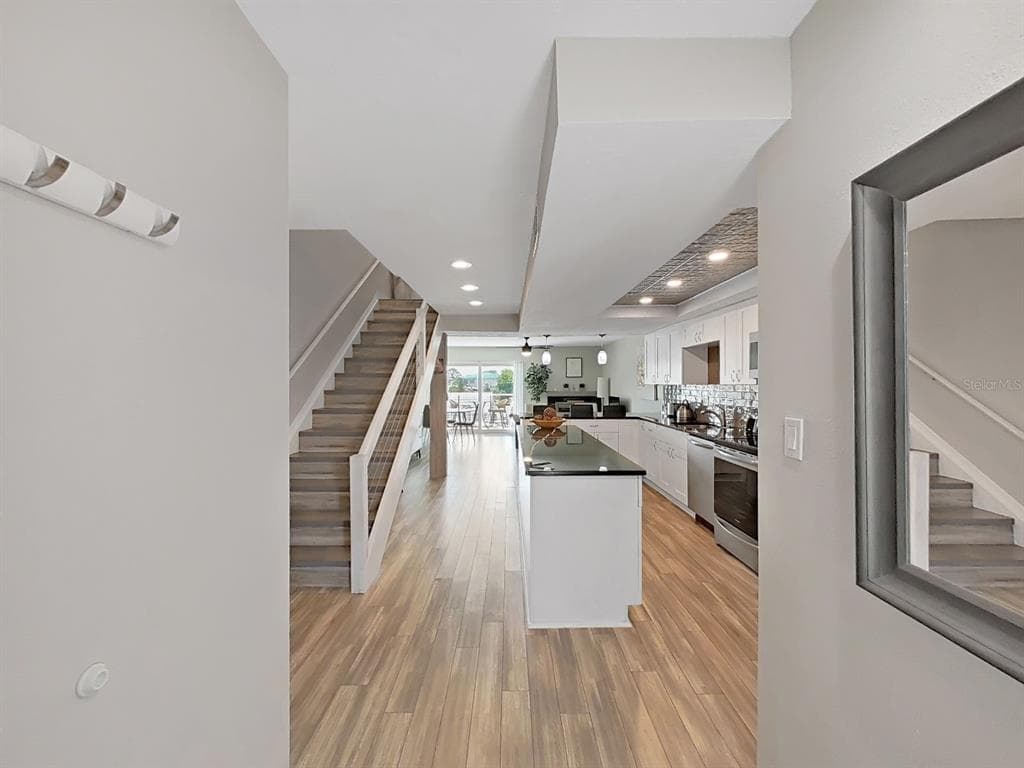 433 S PAULA DRIVE 18 photo 3